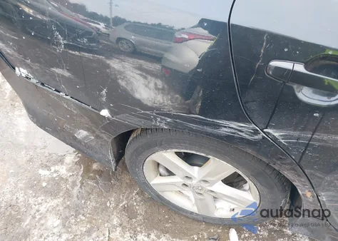 2014 Toyota Camry Se z USA, uszkodzony, nr VIN 4T1BF1FK1EU404202